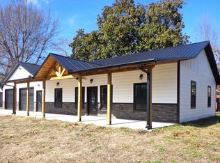 236 W 4th Ave, Lobelville, TN 37097