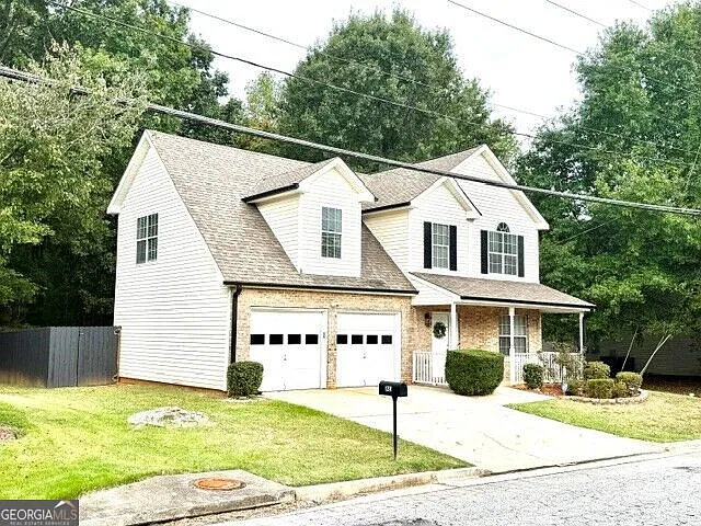 4 bed, 2.5 bath, 2028 sqft, $2,500 — Photo 1