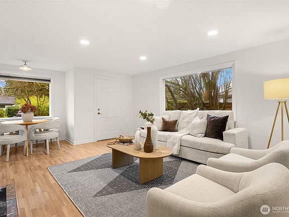 4th image of 14021 27th Avenue NE
