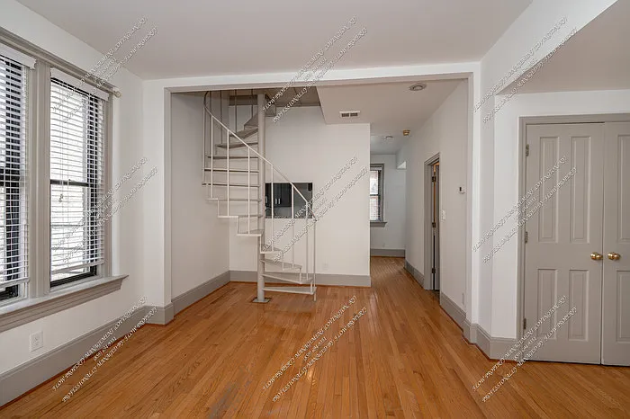 211 W 9th St #5 — Photo 21