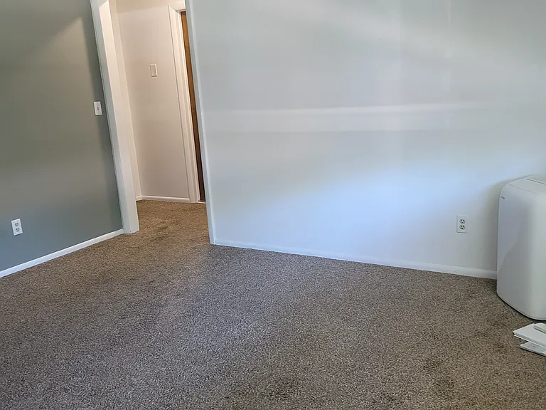 353 1/2 N 500 E — Photo 2