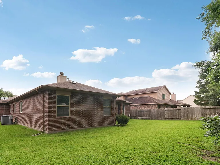 21396 Timber Lodge Ln — Photo 30