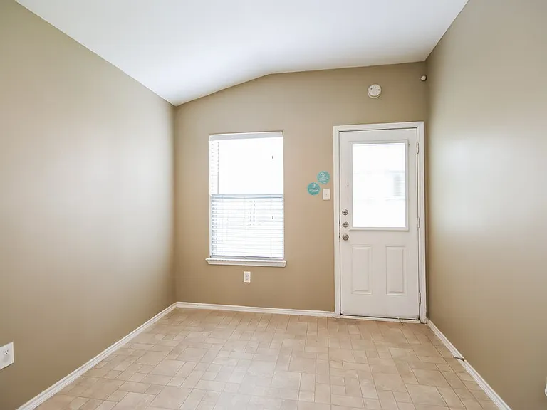 9315 Cold River Ct — Photo 14