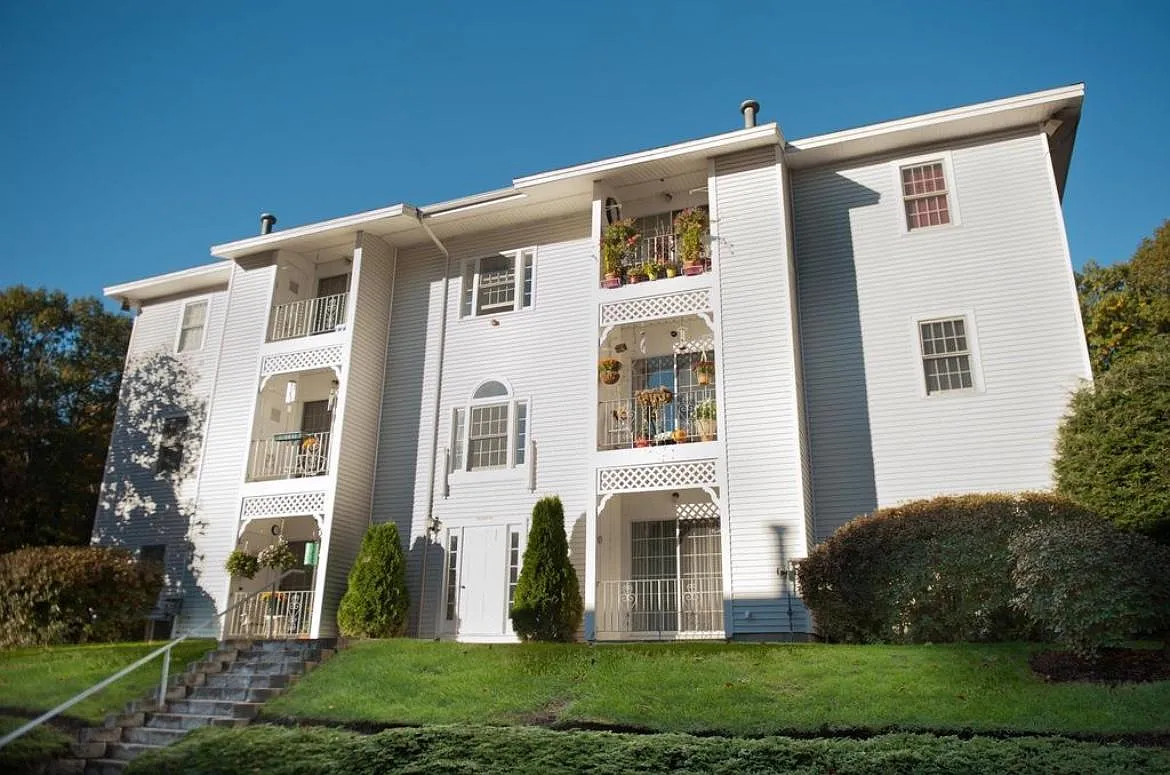 2 bed, 864 sqft, $2,000 — Photo 2