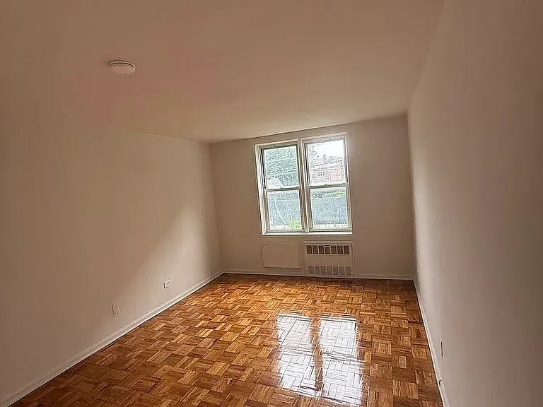 2355 E 12th St #2Z — Photo 6