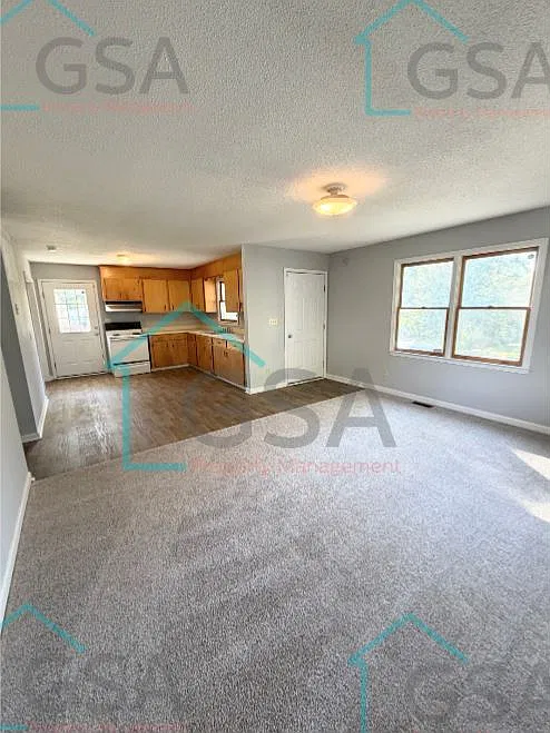 3 bed, 1072 sqft, $1,500 — Photo 4