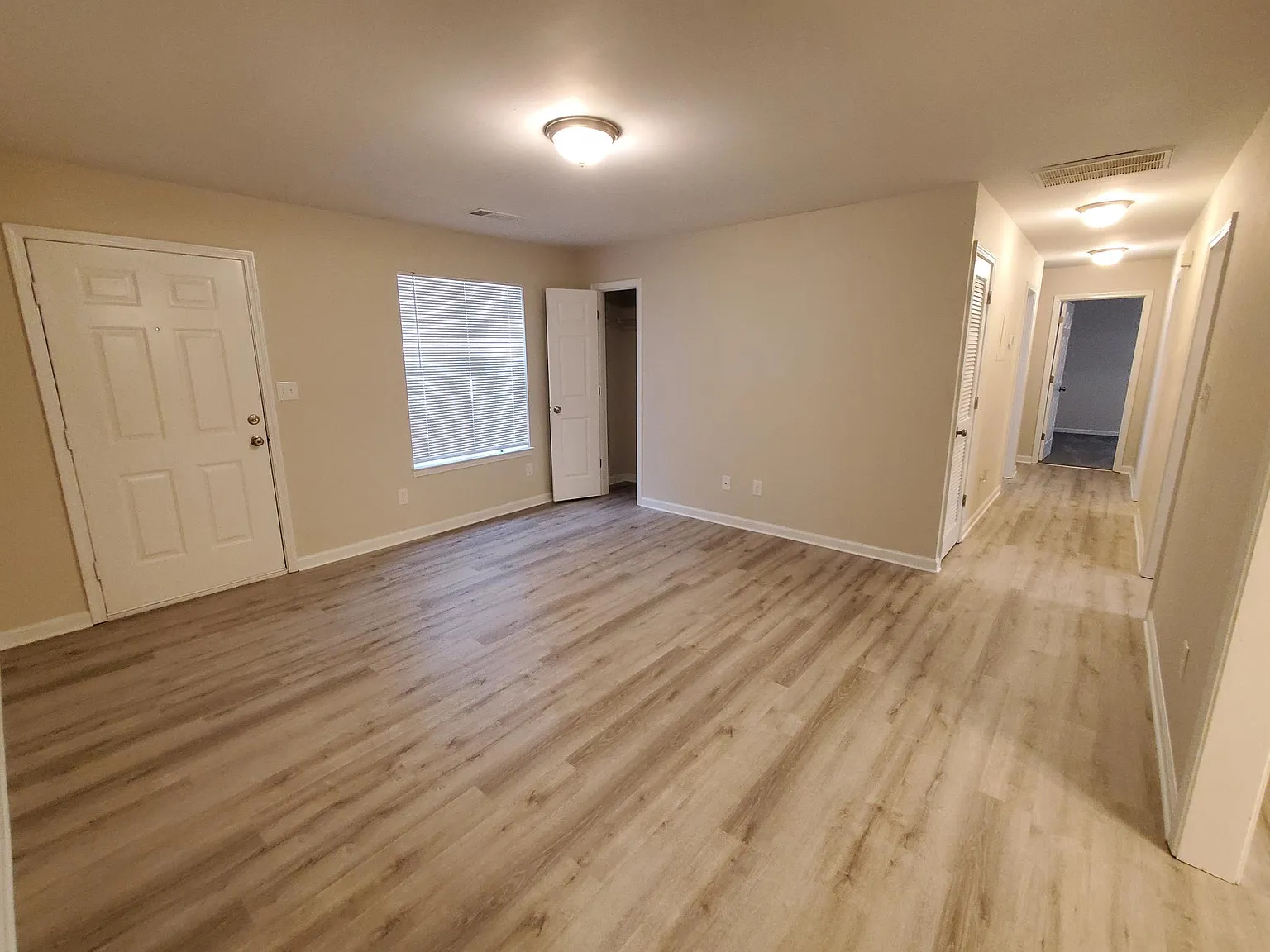 3 bed, 1.5 bath, 1100 sqft, $1,850 — Photo 4