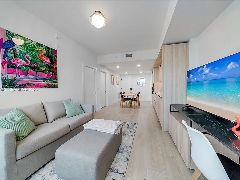 225 N Miami Ave #1707 — Photo 12