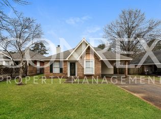 1012 Red Oak Dr, Brandon, MS 39042