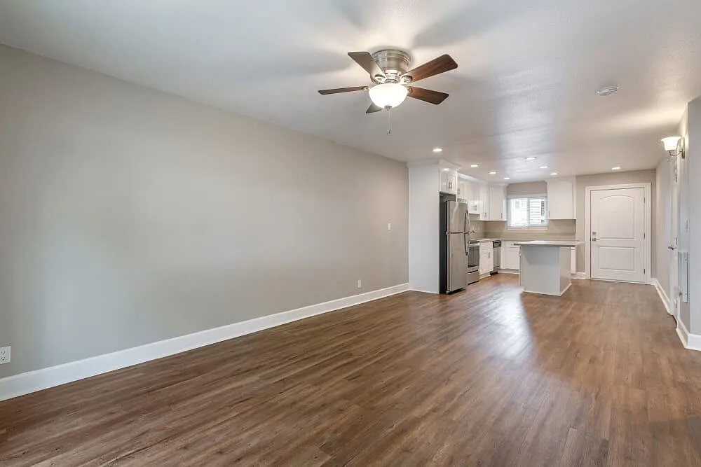 Pentagon Apartments — Photo 4