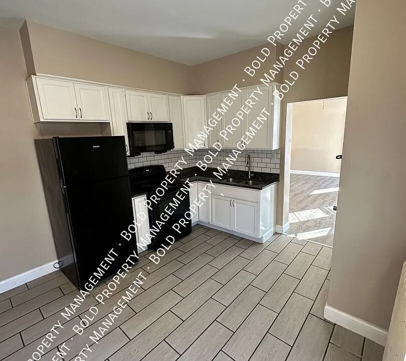 120 N 9th St #1R