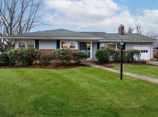 40 Bayberry Ave, Garden City, NY 11530