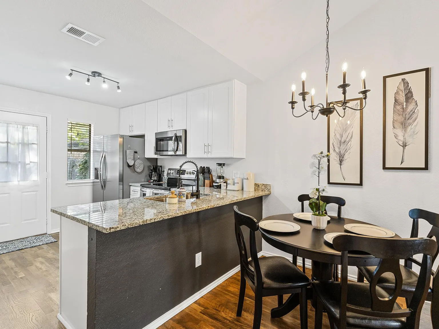 2918 Timothy Ln — Photo 3