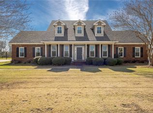 100 Oak Leaf Ct, Pike Road, AL 36064
