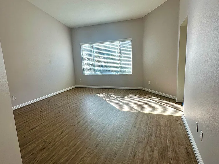 240 Sierra Madre Way — Photo 30