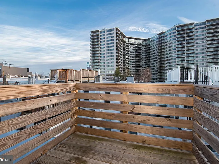 2430 Perot St — Photo 14