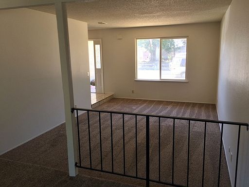 2nd image of 172 Greenwich Cir