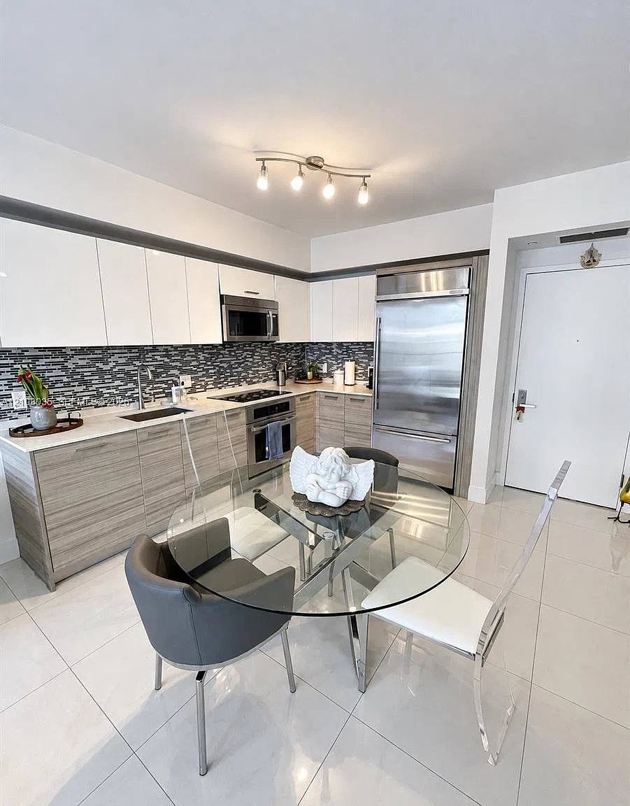 Brickellhouse Condo — Photo 3