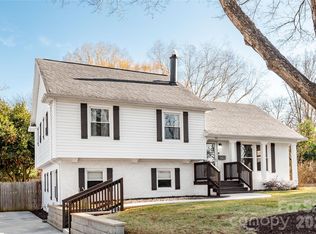 1933 Bentley Pl, Charlotte, NC 28205