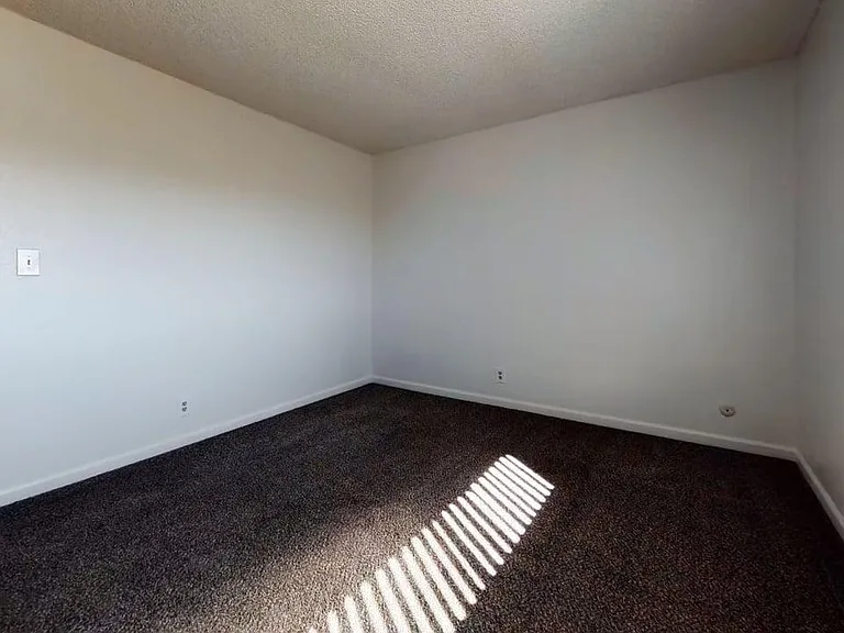 Silk Oak Apartments — Photo 15