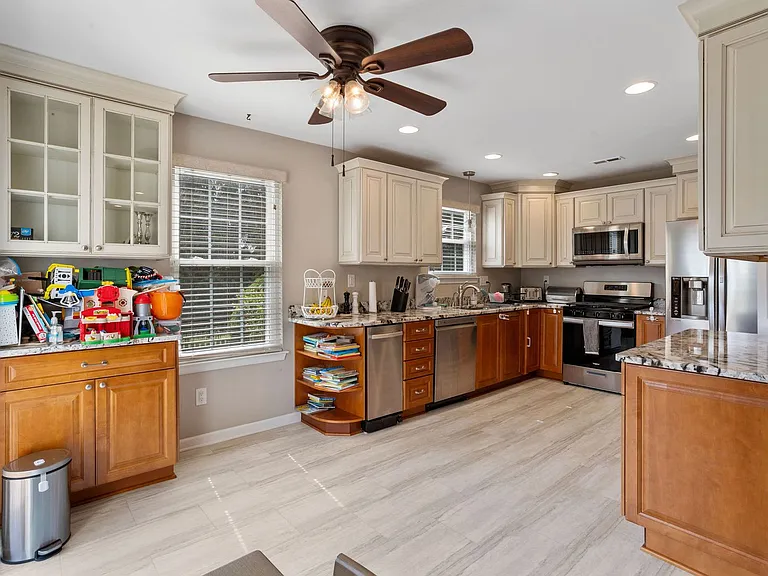 81 Kirkwood Dr — Photo 13