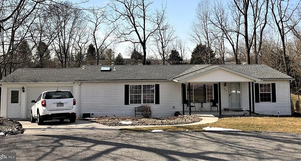 2nd image of 216 Runaway Rd