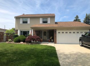 39471 Chantilly Dr, Sterling Heights, MI 48313