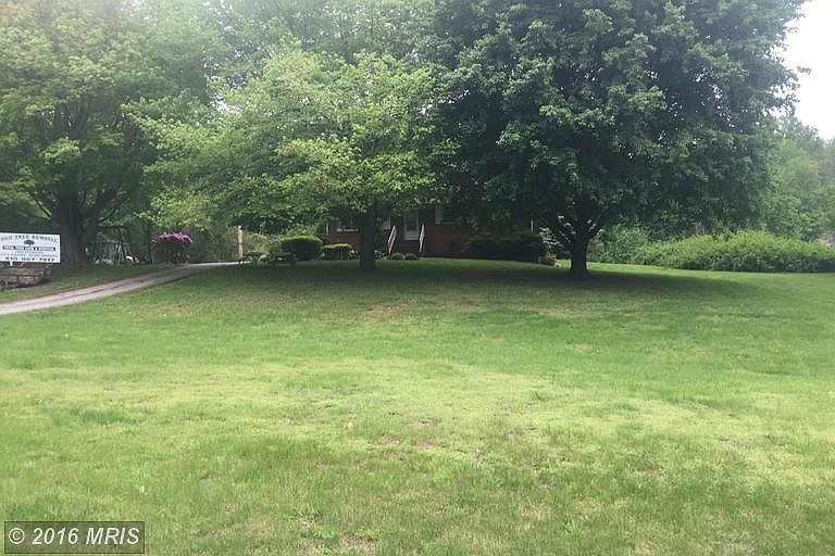 2nd image of 3658 Solomons Island Rd