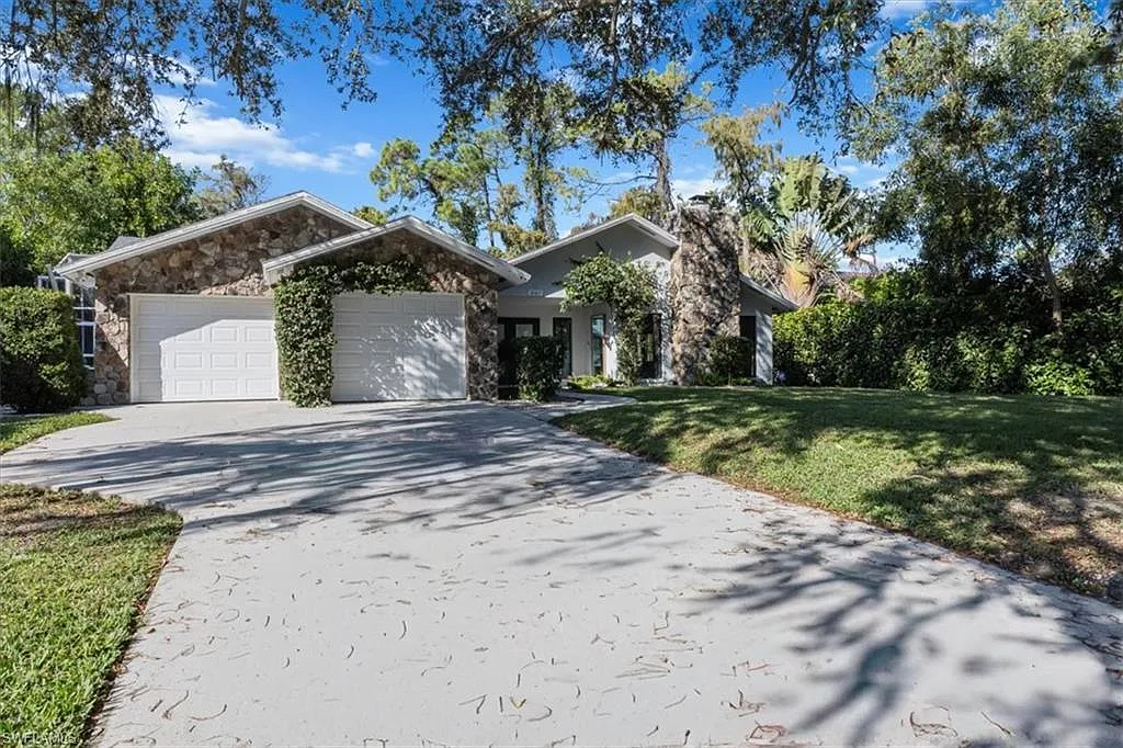 3 bed, 2.0 bath, 2652 sqft, $5,000 — Photo 1