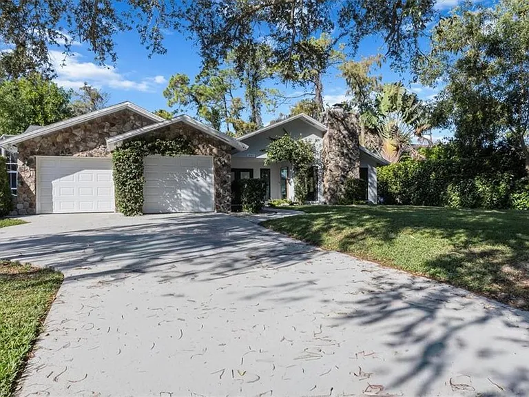 6161 Waxmyrtle Way — Photo 1