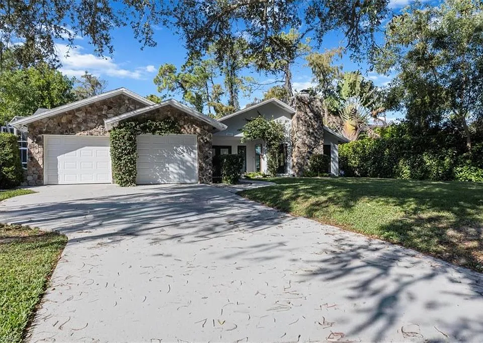 6161 Waxmyrtle Way