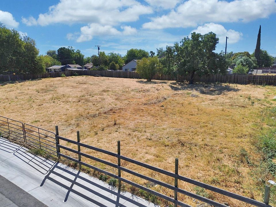 1st image of 528 Tenaya Ave