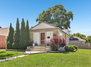 2104 Portsmouth Ave, Westchester, IL 60154