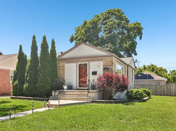 2104 Portsmouth Ave, Westchester, IL 60154