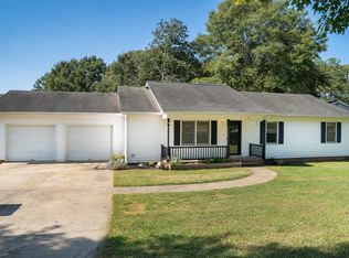 112 Wells Dr, Boiling Springs, SC 29316