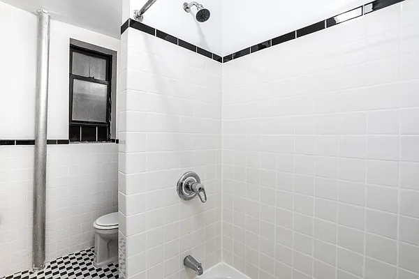 Rented by MNS | media 8