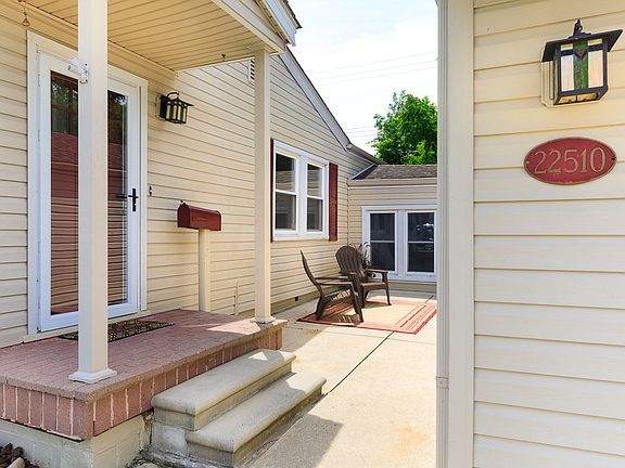 5th image of 22510 Kramer St