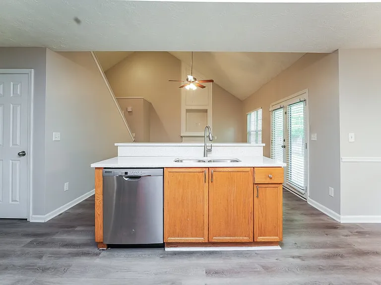 4265 Wesley Hall Dr — Photo 9