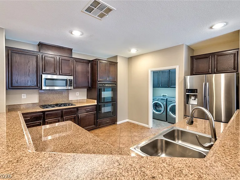 2116 Mistle Thrush Dr — Photo 5