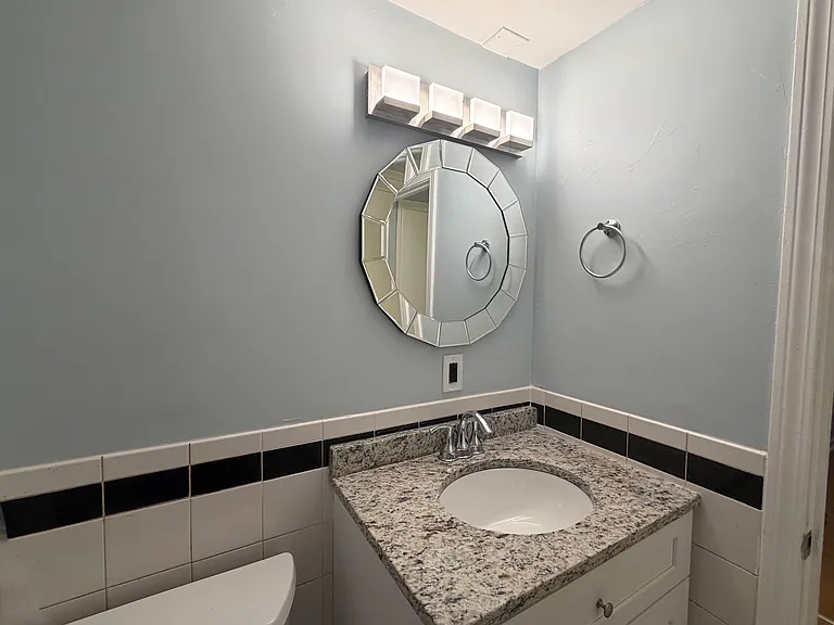 24 Spencer Rd #14N — Photo 8