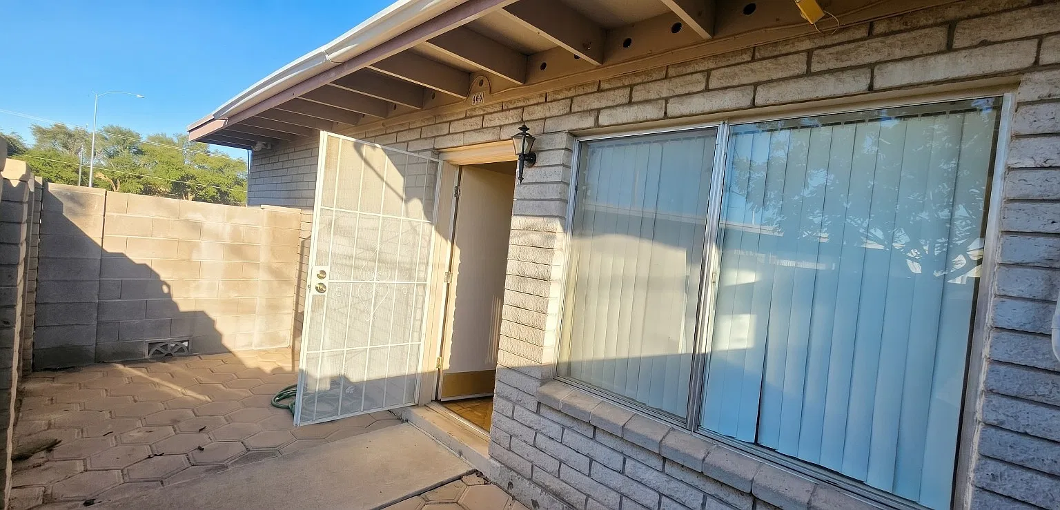 2 bed, 700 sqft, $1,200 — Photo 1