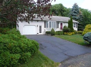 7 Faith Ln, Rensselaer, NY 12144