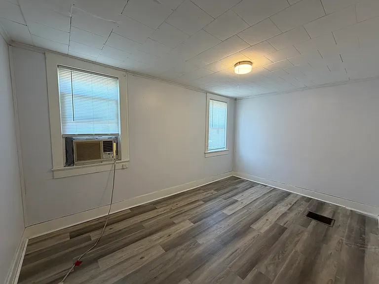 166 Brook St #2 — Photo 5