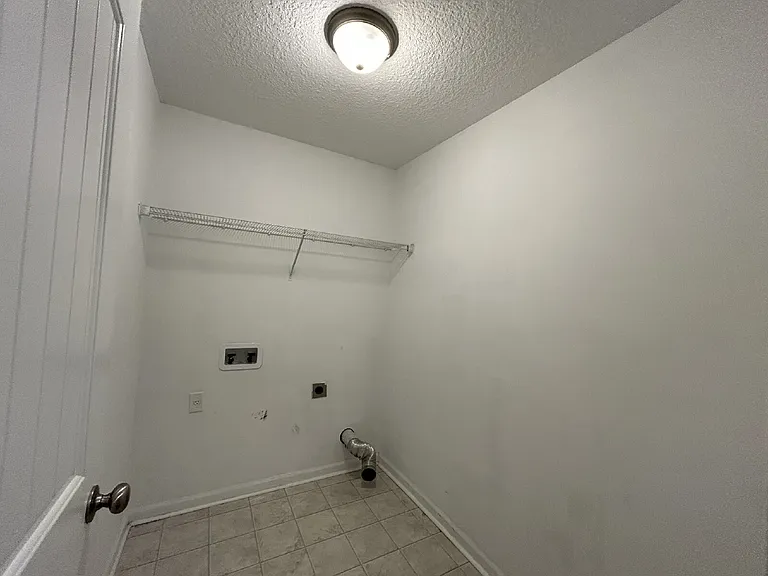 206 Summerhill Dr — Photo 5