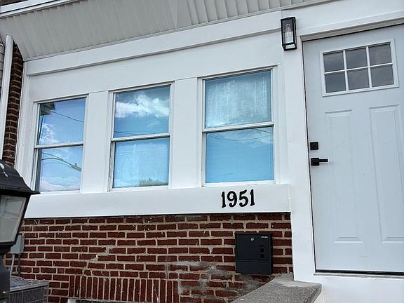 2nd image of 1951 W Spencer St