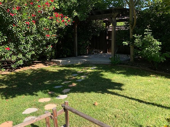 4th image of 681 Rock Island Cir