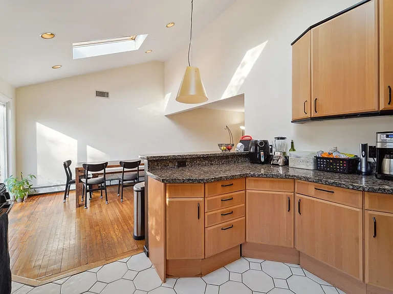 324 Brook St #324 — Photo 8