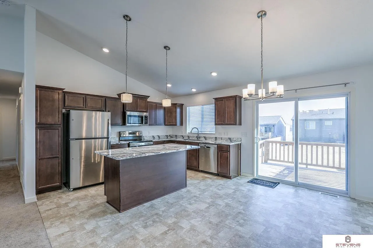 3 bed, 1621 sqft, $2,375 — Photo 4