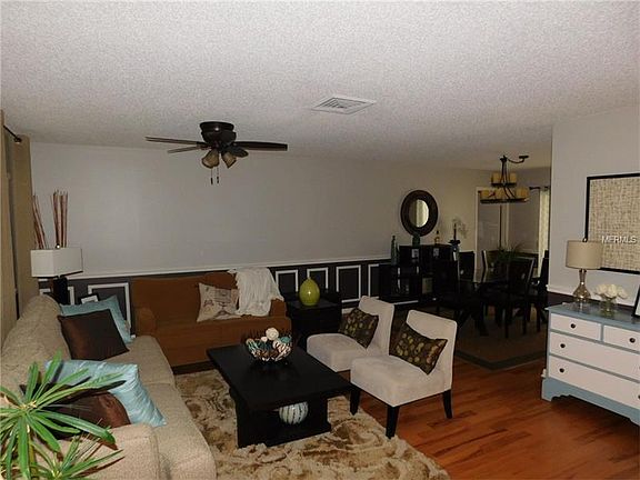 4th image of 15 Meadowlake Ct