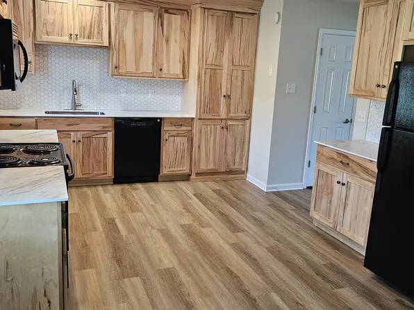 8 Bentley Pl #8, Carlisle, PA 17013